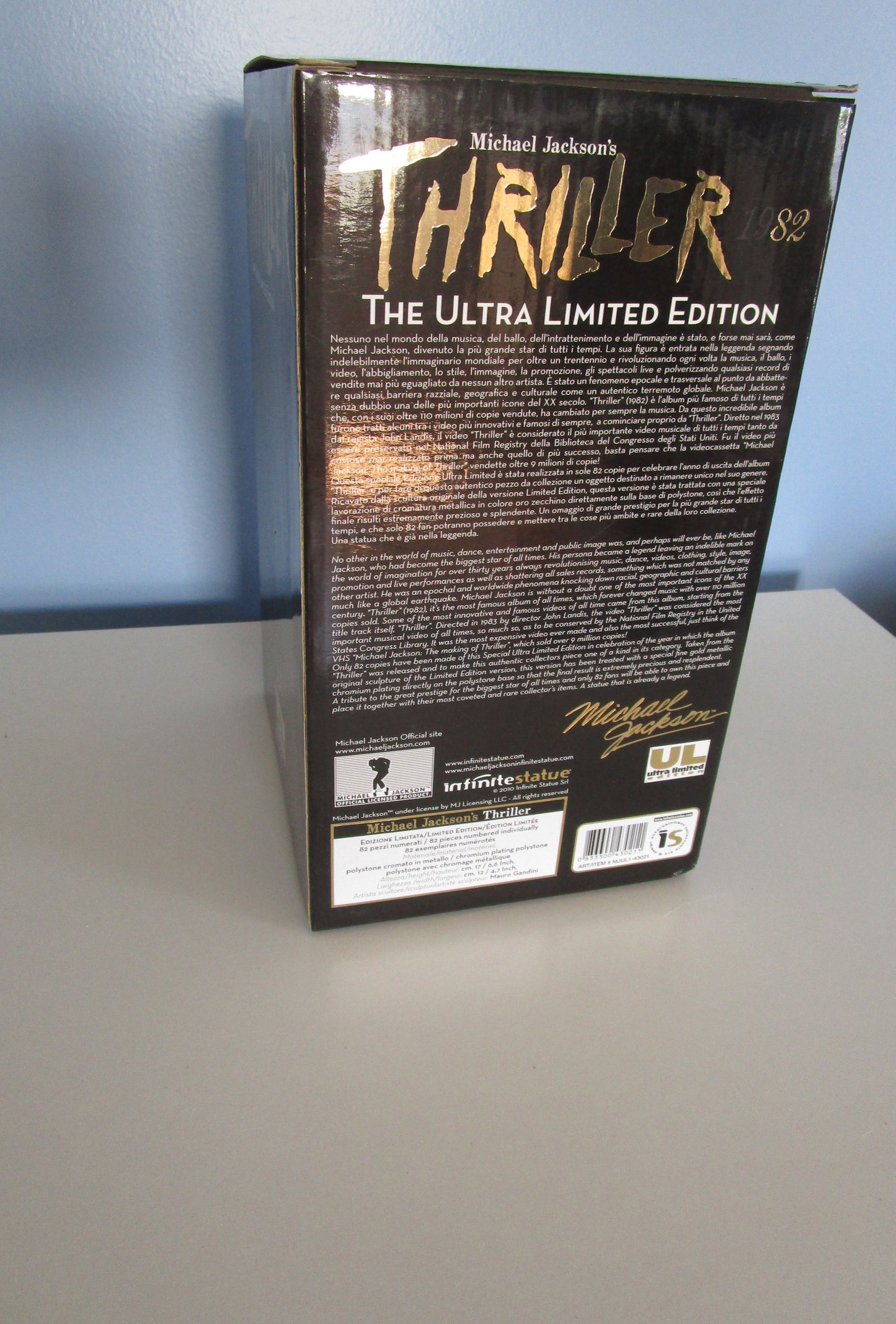 Michael Jackson thriller gold statue