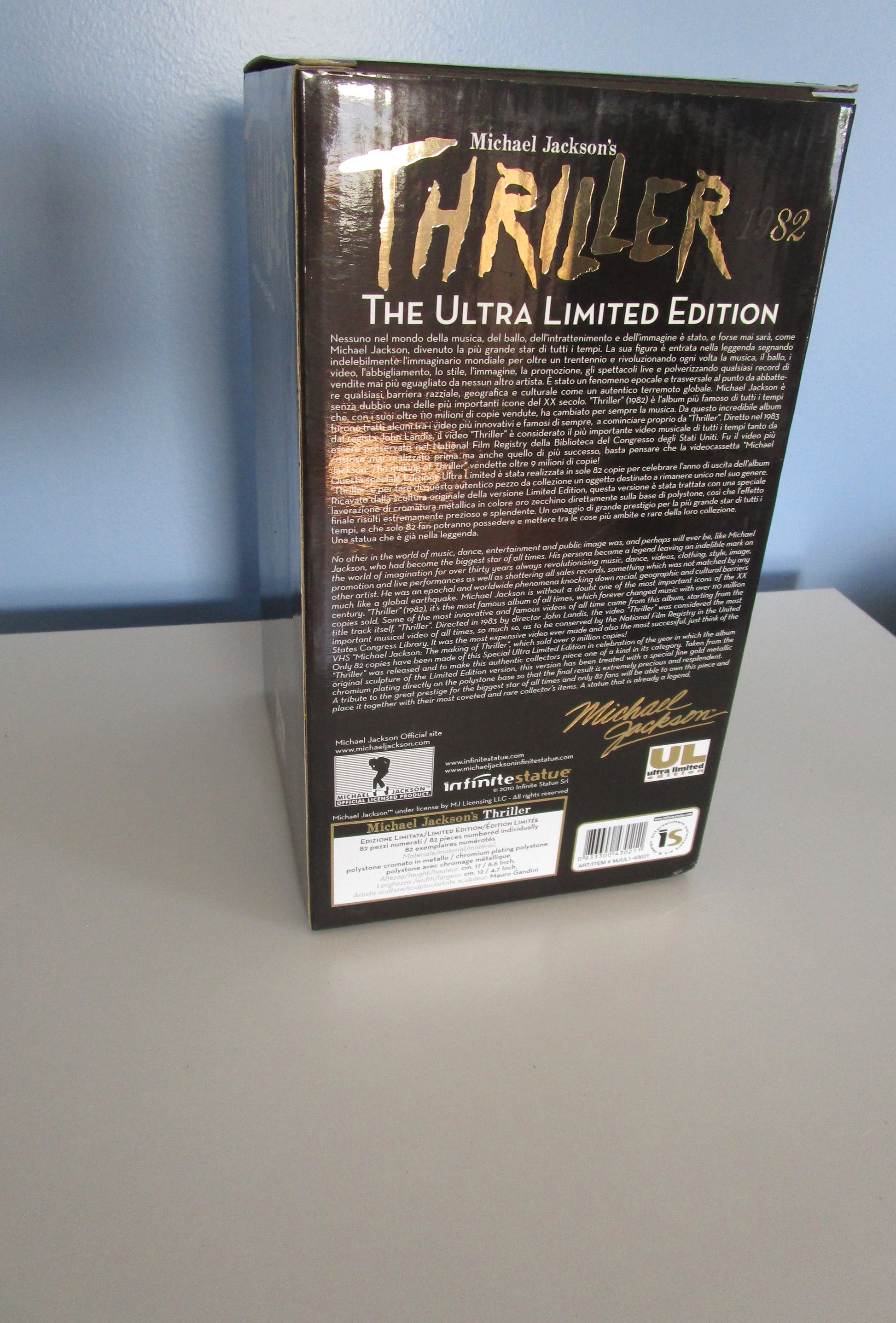 Michael Jackson thriller gold statue